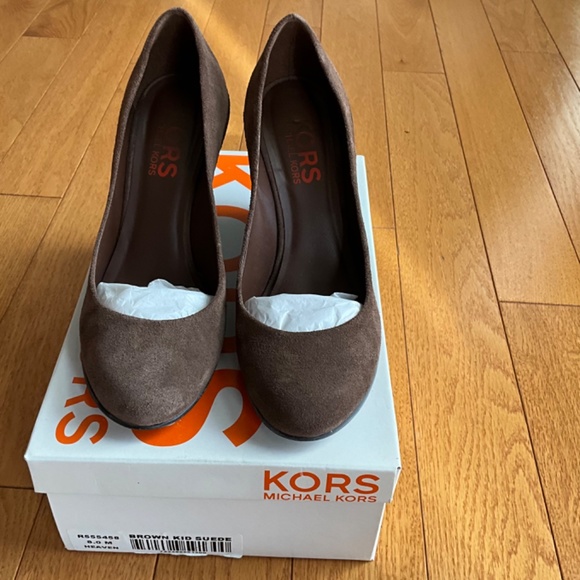 KORS Michael Kors Women’s Dress Wedges Tan/Brown size 8 - Picture 2 of 6
